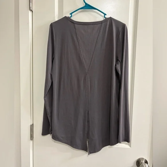 Athleta Charcoal Long Sleeve Top With Split Back at Waist - Picture 3 of 4